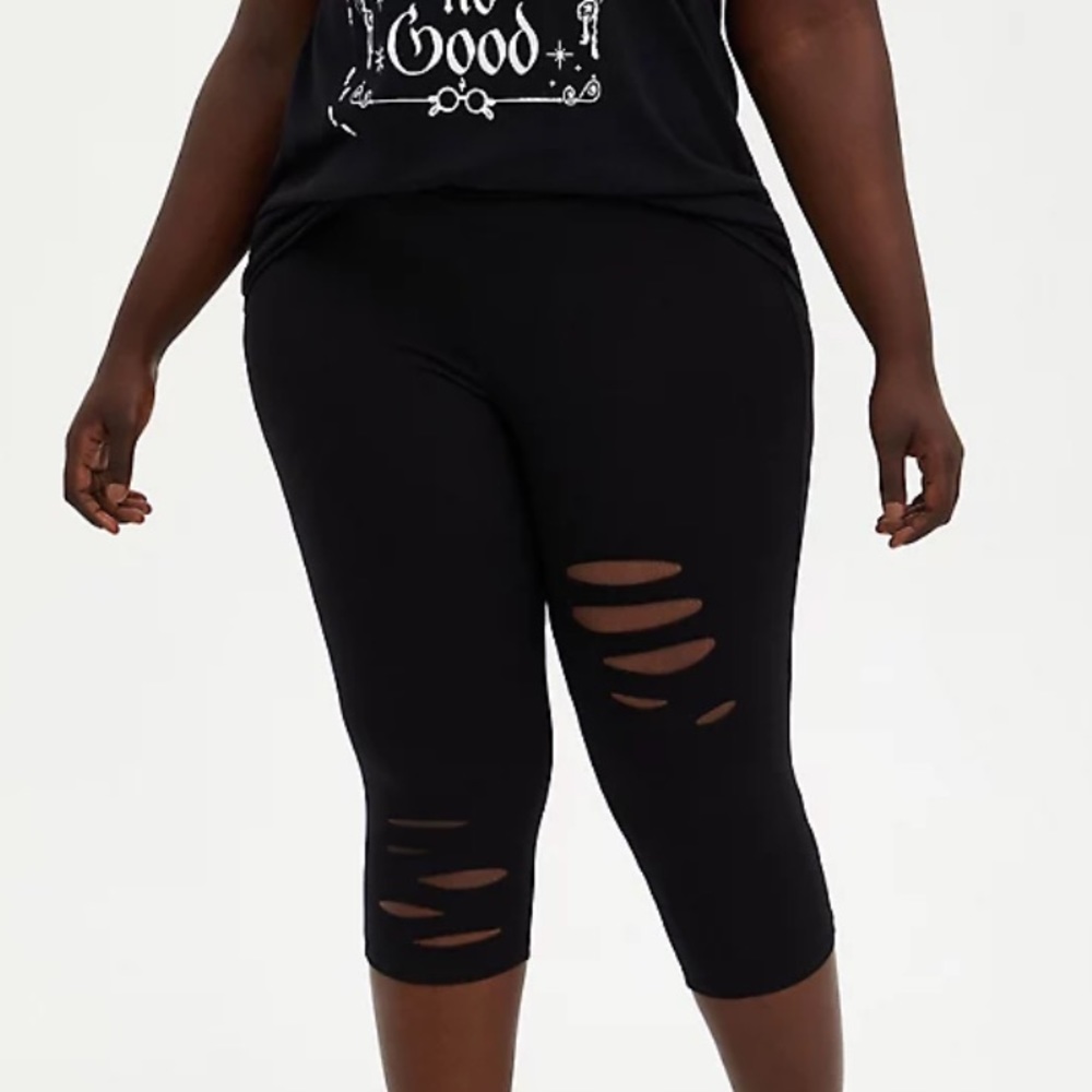 BNWT TORRID PEDAL PUSHER LEGGING